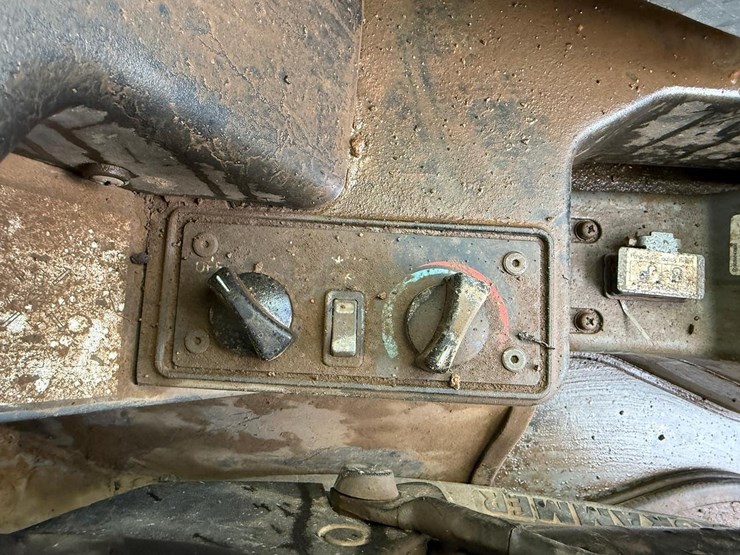 2019-takeuchi-tl8-image-27