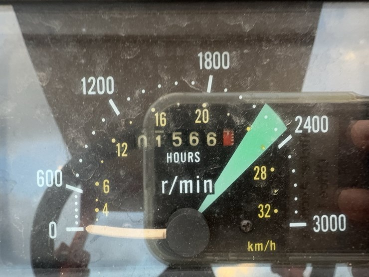 2004-tractor-king-200-image-30