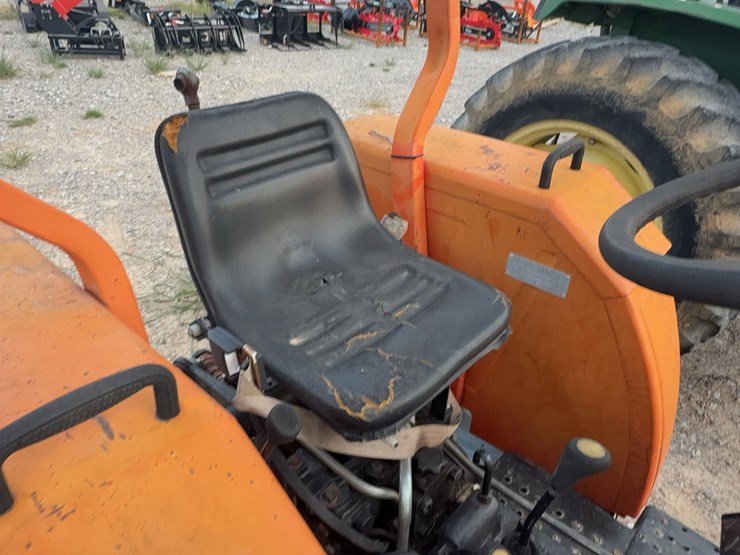 2004-tractor-king-200-image-28