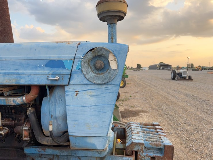 ford-tractor-image-54