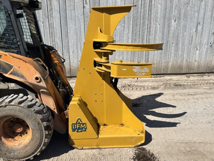 #102-•-2021-dfm-cfb-skid-steer-mount-feller-buncher-head-image-1