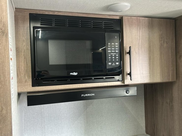 #140-•-2025-grand-design-imagine-xls-22mle-camper-image-58