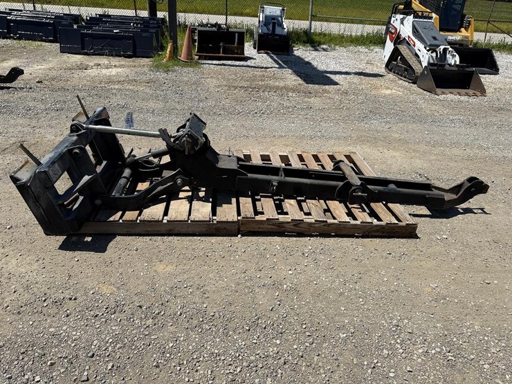 kubota-l4455a--4-pt-hitch-and-subframe-wh-auto-latch-uni-tach-image-5