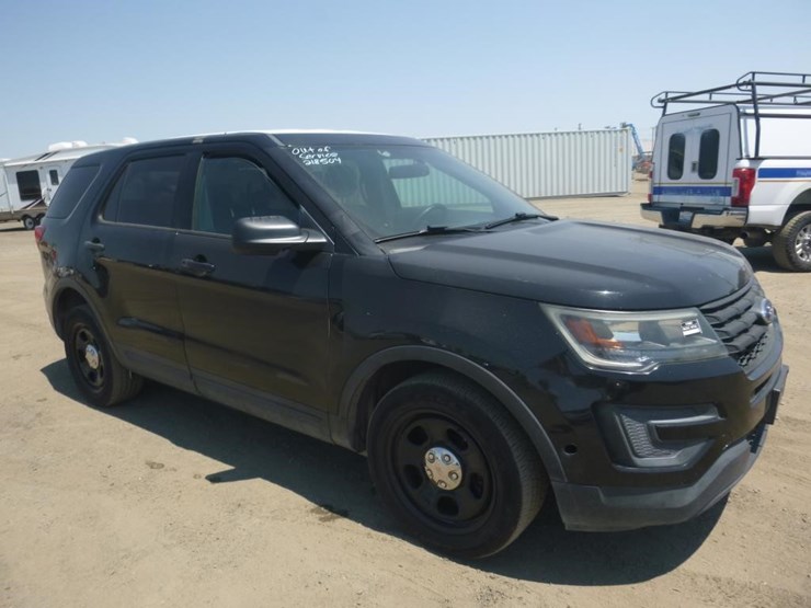 2018-ford-explorer-image-2