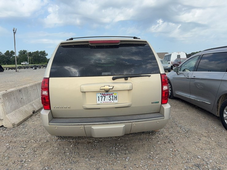 2009-chevrolet-tahoe-image-5