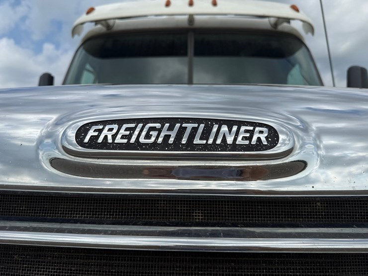 2016-freightliner-cascadia-125-image-27