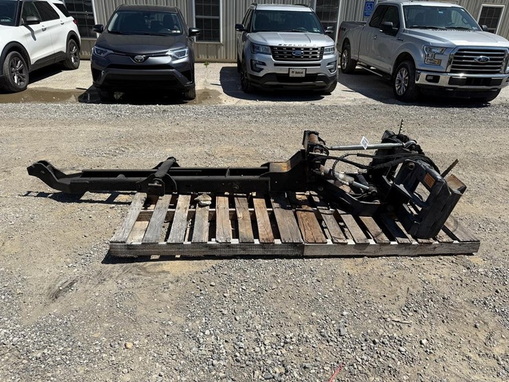 kubota-l4455a--4-pt-hitch-and-subframe-wh-auto-latch-uni-tach-image-5