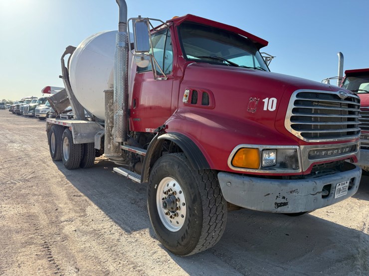 2005-sterling-lt9500-image-3