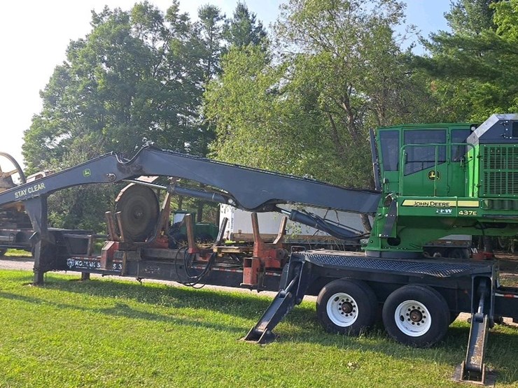 2016-deere-437e-image-42