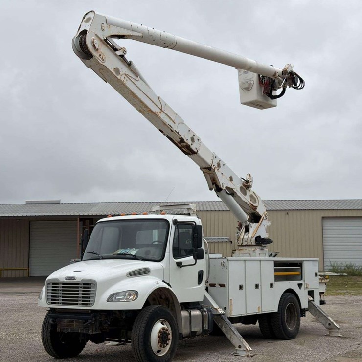 2016 FREIGHTLINER M2 106