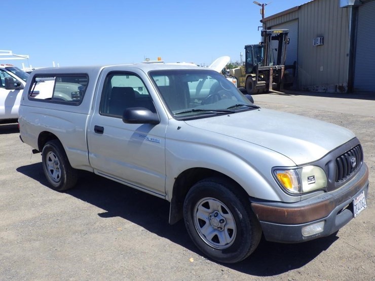 2004-toyota-tacoma-image-2