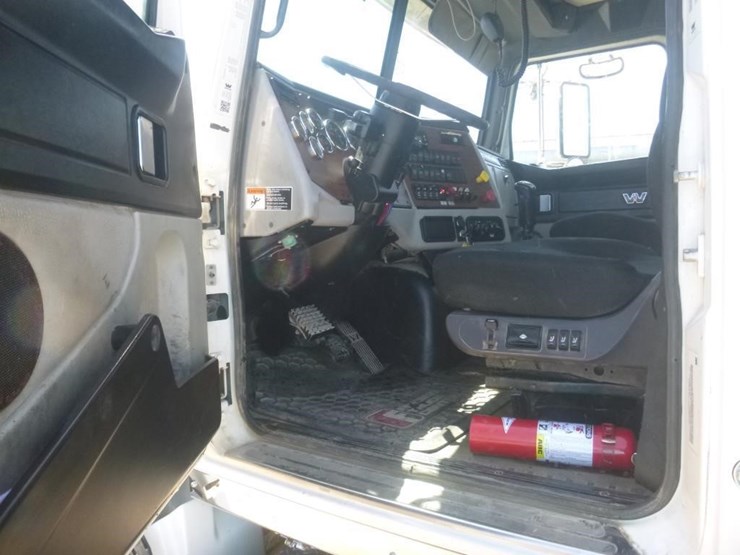 2019-western-star-4700sf-image-16