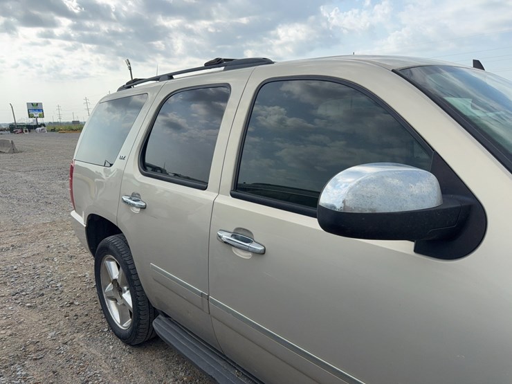 2009-chevrolet-tahoe-image-17