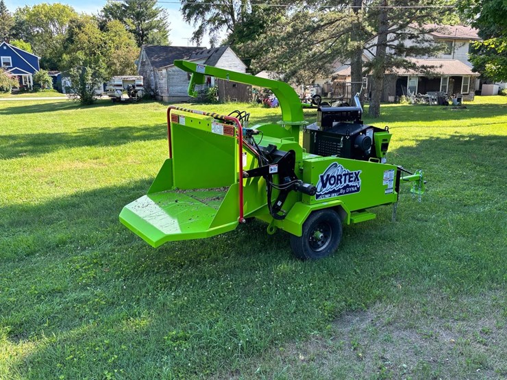 #157-•-2024-vortex-v12-31-towable-brush-chipper-image-7