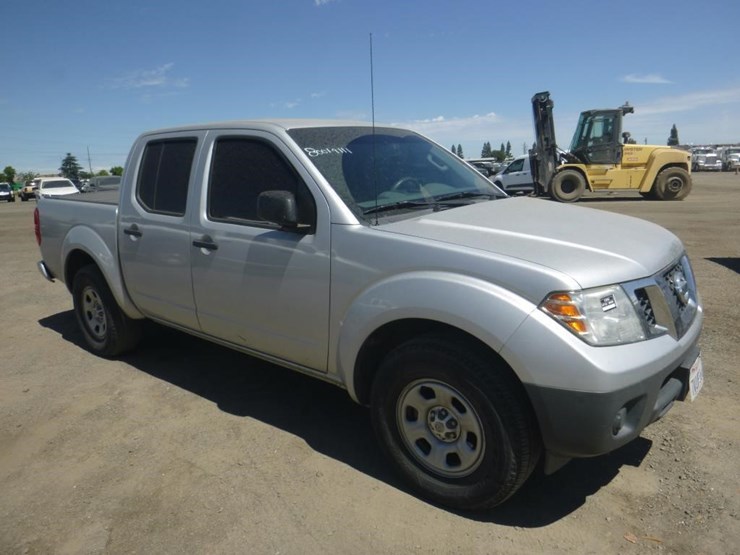 2016-nissan-frontier-image-2