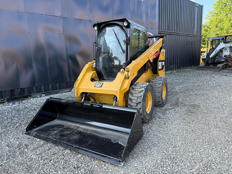 2015-caterpillar-262d-image-8