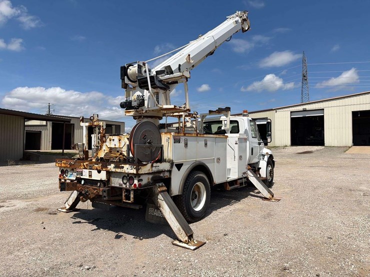 2019-international-durastar-4300-image-3