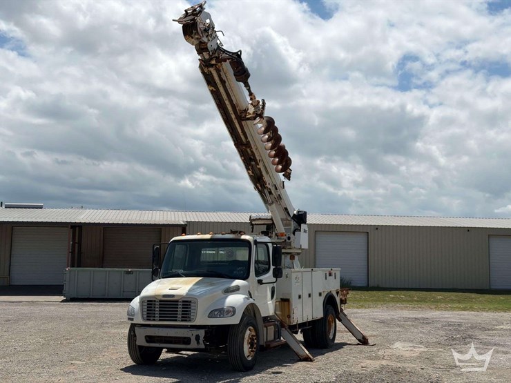 2016-freightliner-m2-106-image-1