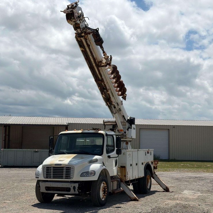 2016 FREIGHTLINER M2 106