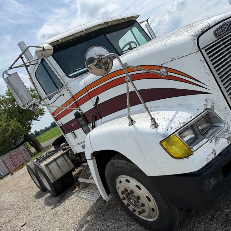 1993 FREIGHTLINER FLD120