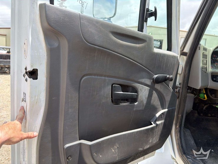 2019-international-durastar-4300-image-46
