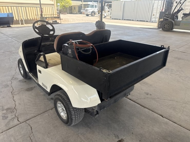 2004-ez-go-golf-cart-image-5