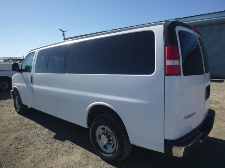 2013-chevrolet-express-3500-image-4