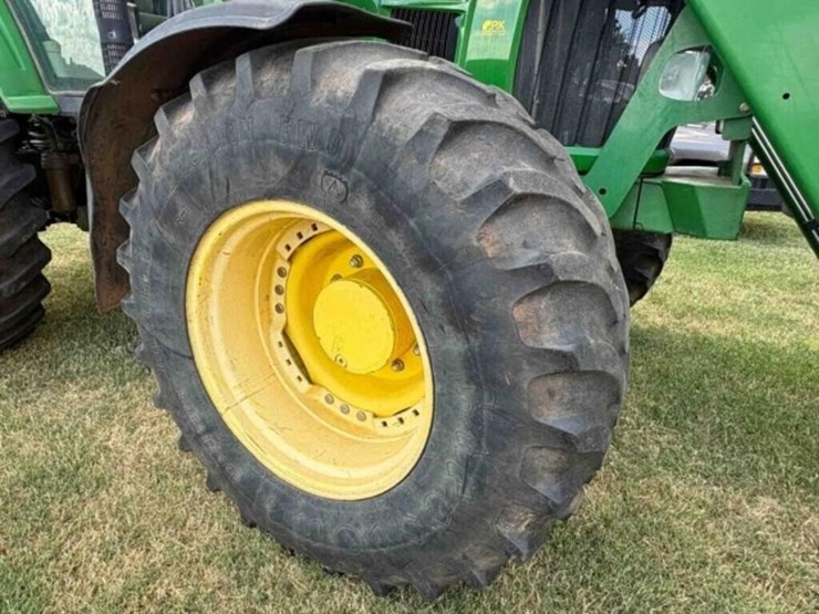 2013-john-deere-7330-image-10