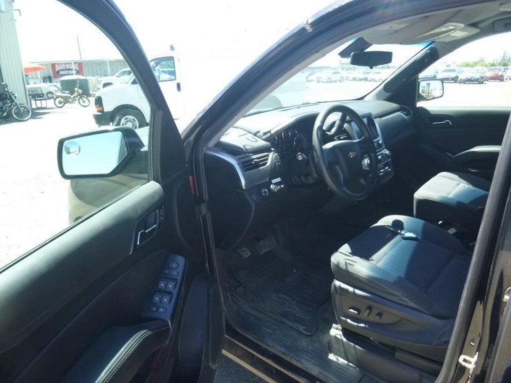 2019-chevrolet-tahoe-image-5