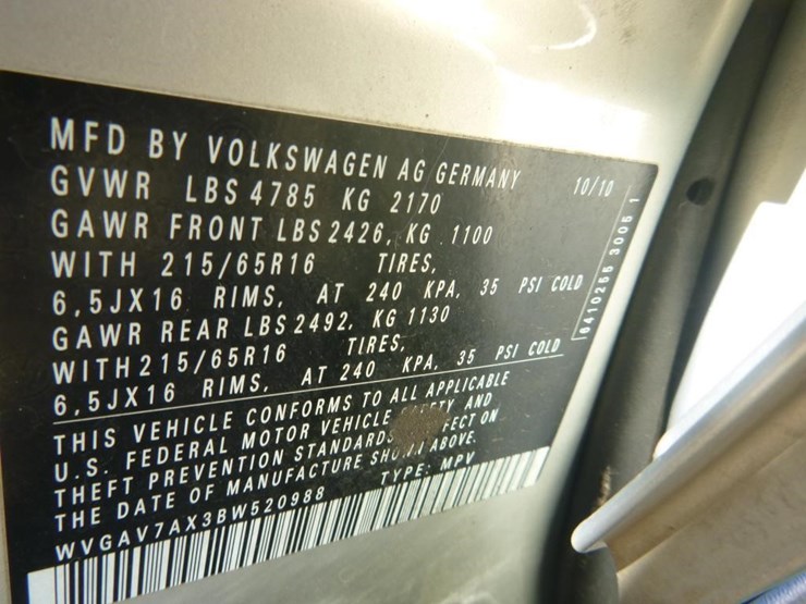 2011-volkswagen-tiguan-image-16