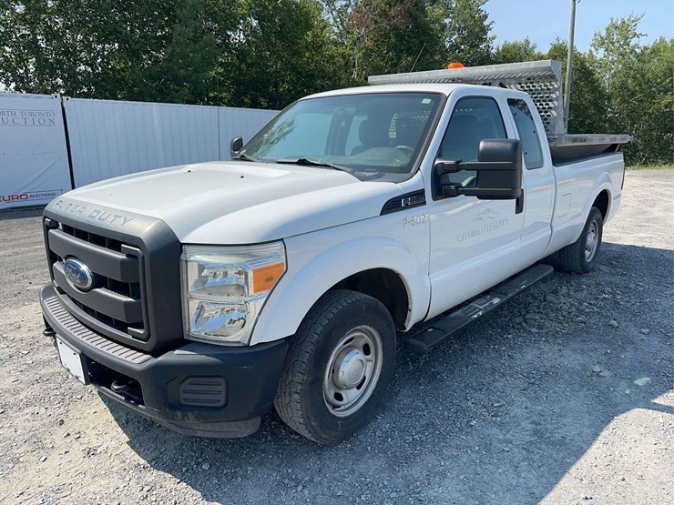 2014-ford-f250-xl-image-1