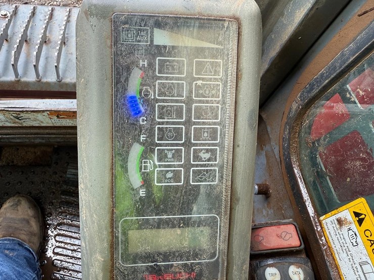 2019-takeuchi-tl8-image-21