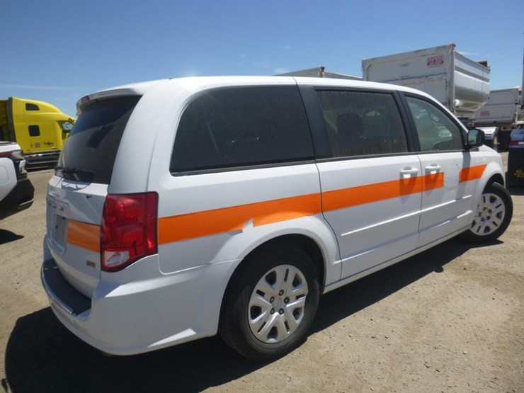 2014-dodge-grand-caravan-image-3