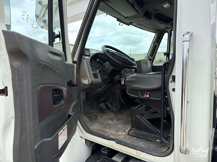 2019-international-durastar-4300-image-51