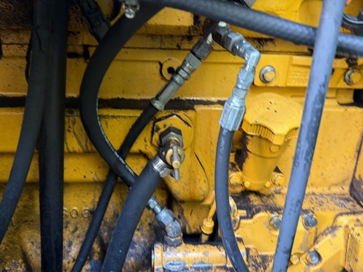 2006-deere-643h-image-32