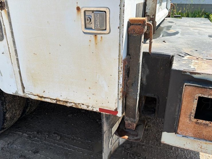 2013-ford-f550-image-15