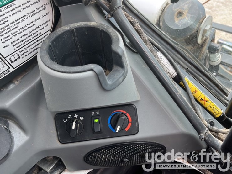 2022-bobcat-t870-image-32