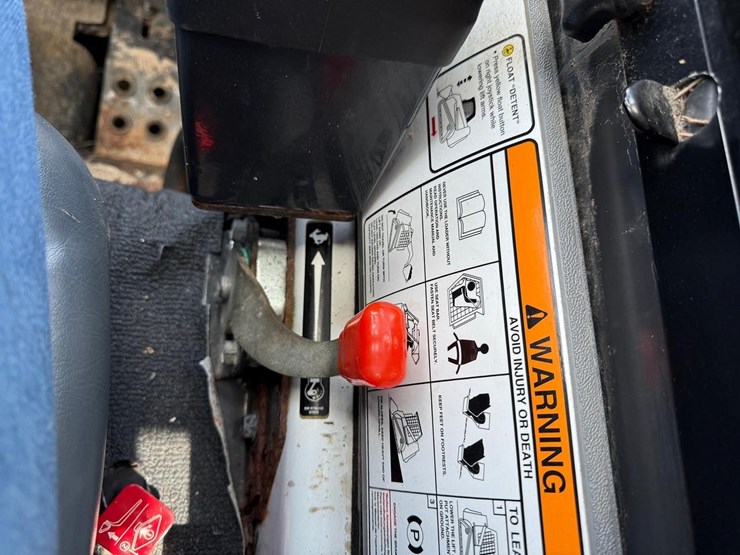 2011-bobcat-t190-image-21