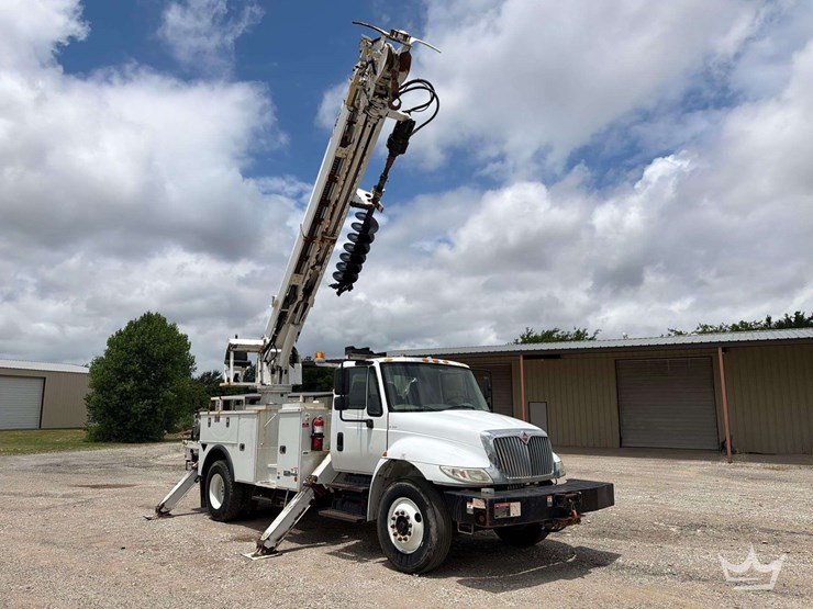 2019-international-durastar-4300-image-3