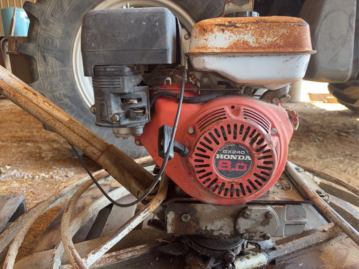 stone-construction-equipment-48"-trowler-with-honda-engine.-image-6