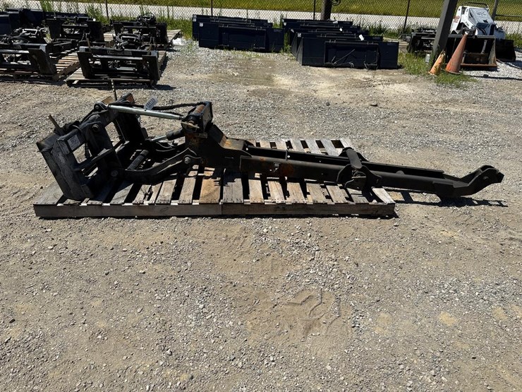kubota-l4455a--4-pt-hitch-and-subframe-wh-auto-latch-uni-tach-image-1