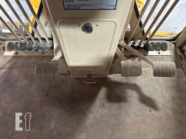 2005-caterpillar-120h-image-16