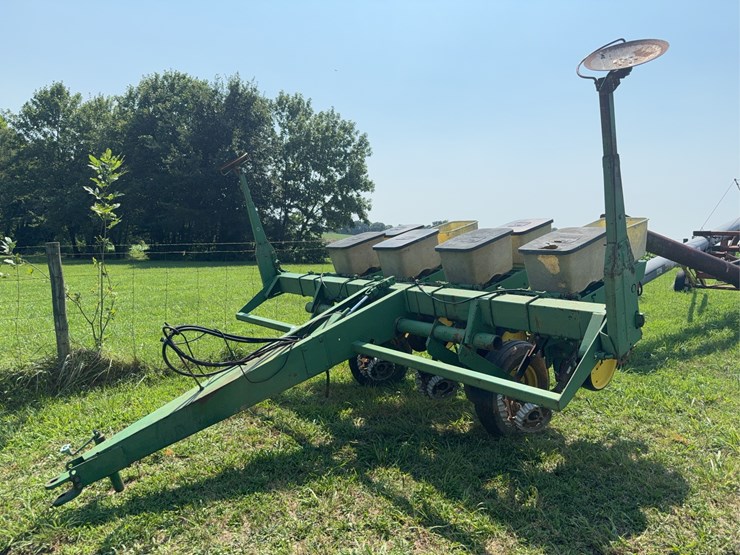 john-deere-7000-image-1