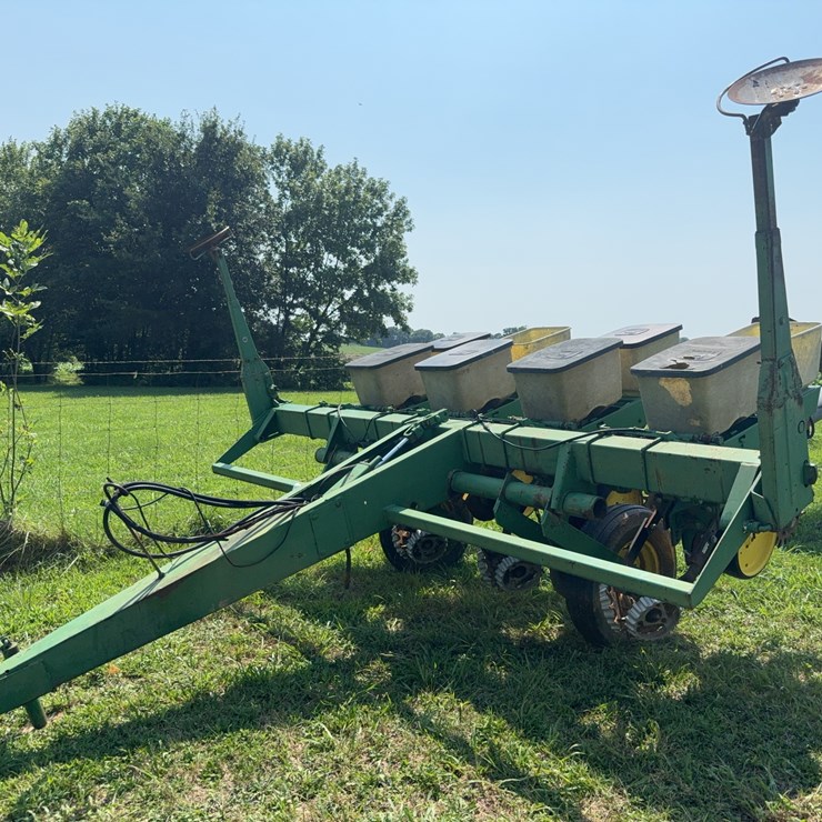 JOHN DEERE 7000
