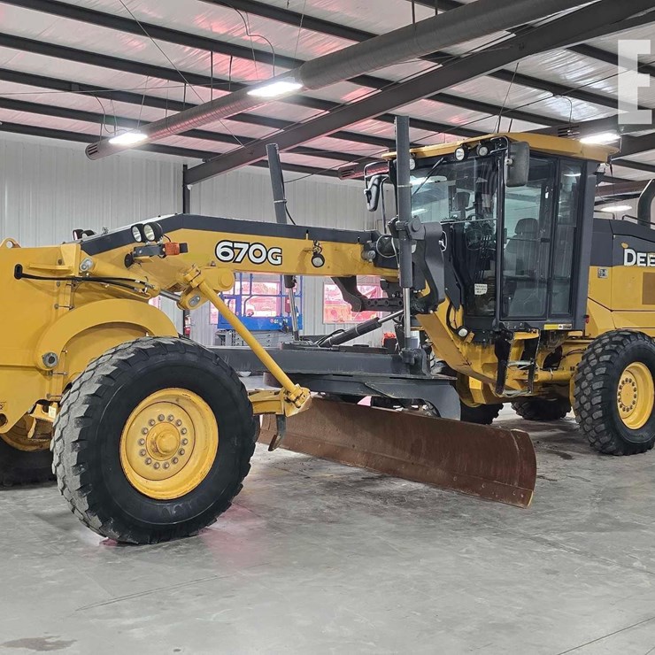 2016 DEERE 670G