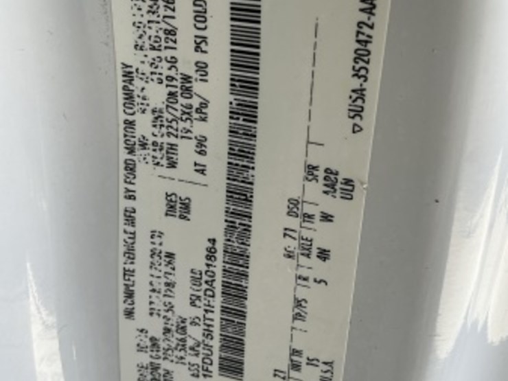 2017-ford-f550-image-18