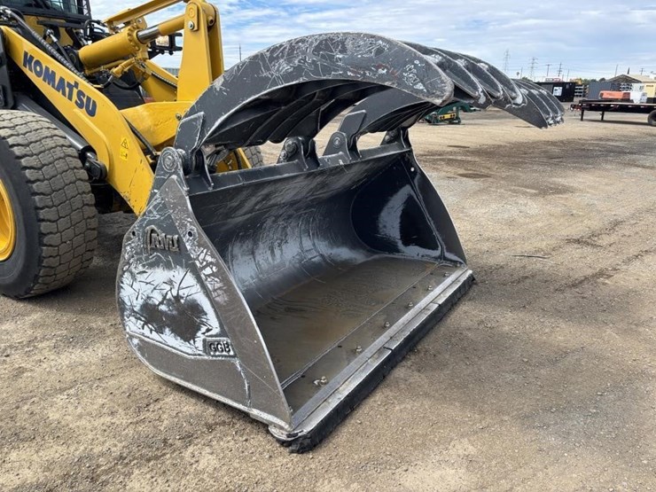 2019-komatsu-wa200-8-image-11
