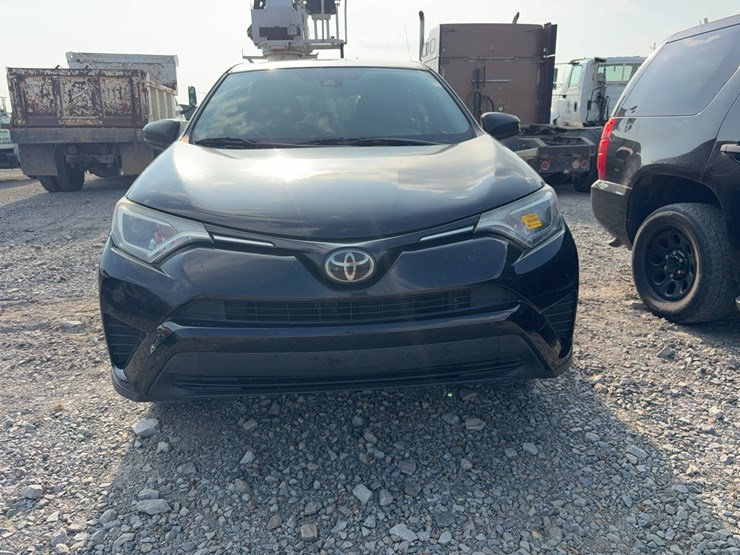 2018-toyota-rav4-image-2