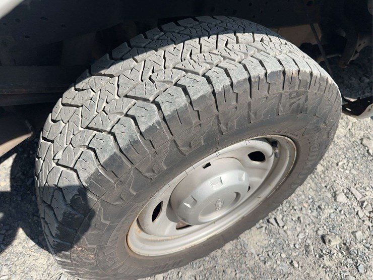 2014-ford-f250-xl-image-12
