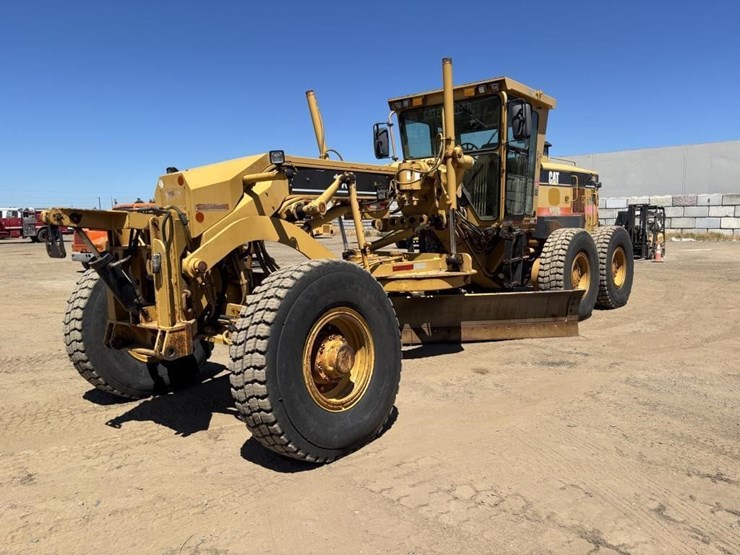 2005-caterpillar-143h-image-1